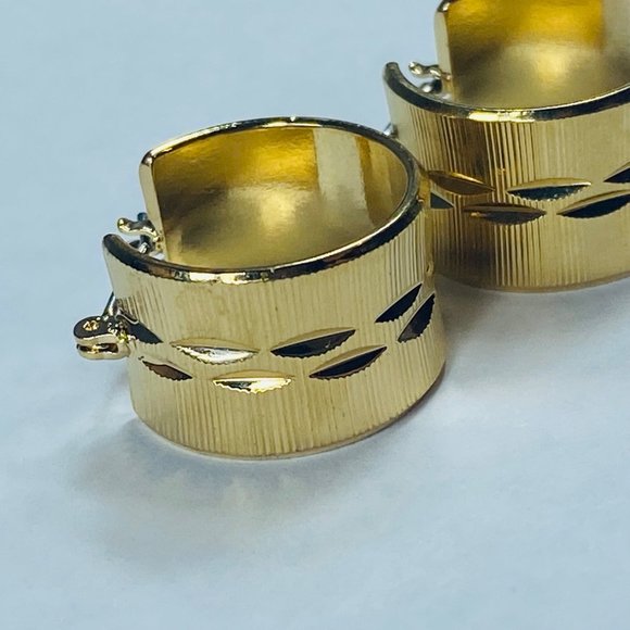 Monet Wide Hoop Pierced Earrings Shiny Gold Tone Womens Clip Fastener Classic - Picture 12 of 16